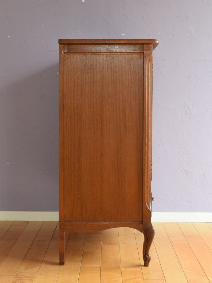 サイドボードの側面