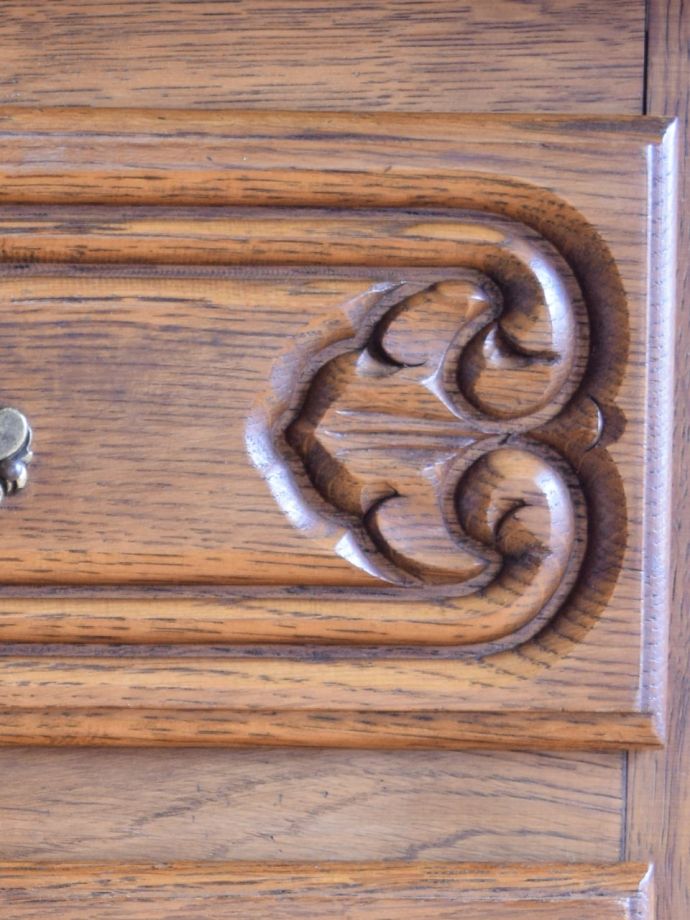 アンティークらしい彫