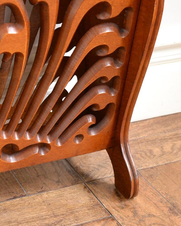 マガジンラックの脚