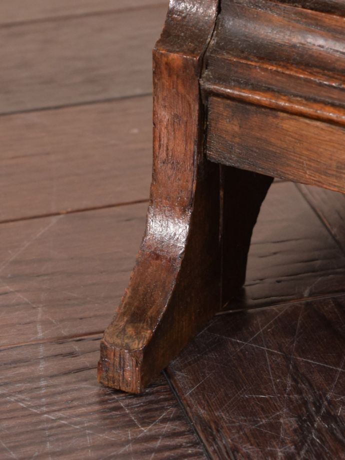 アンティーク家具の脚