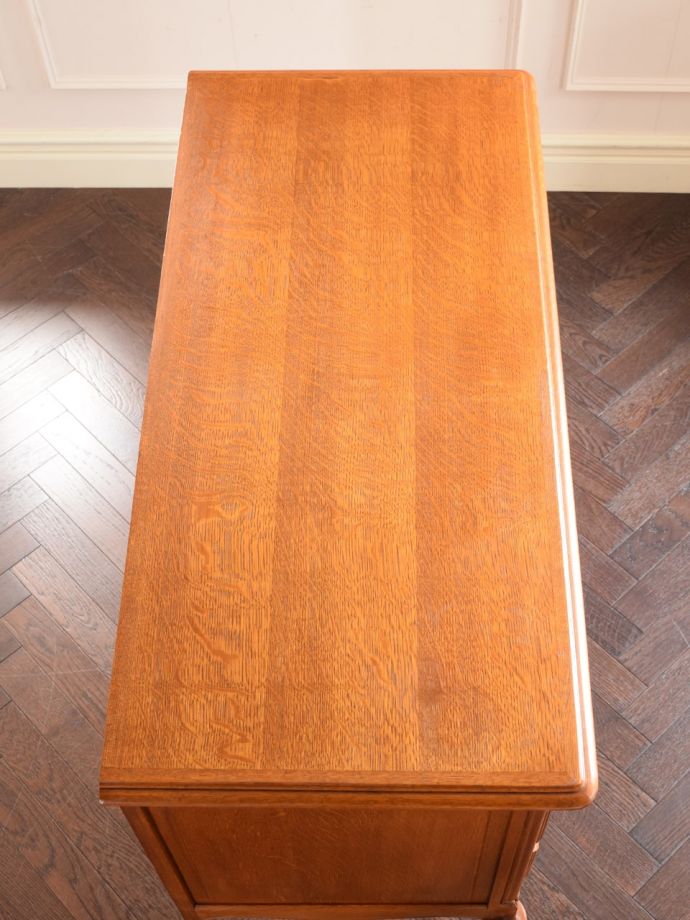 フランスのチェストの天板