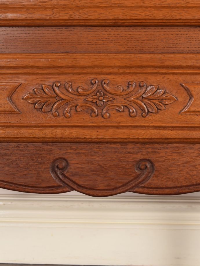 フランスらしい彫