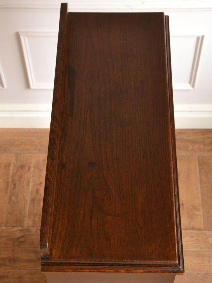 アンティーク本棚の天板