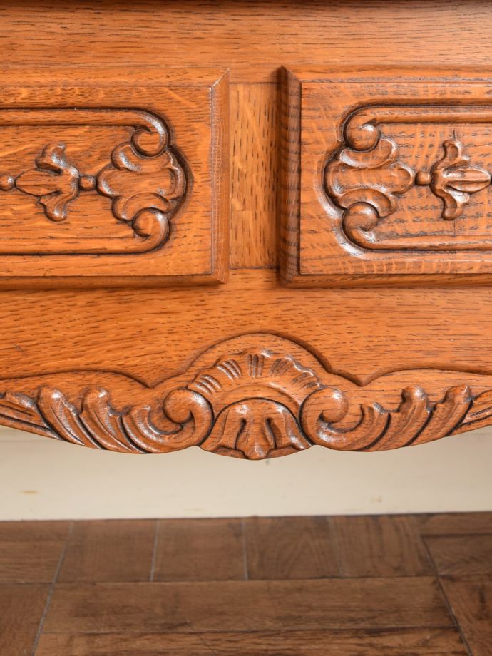 サイドボードの装飾