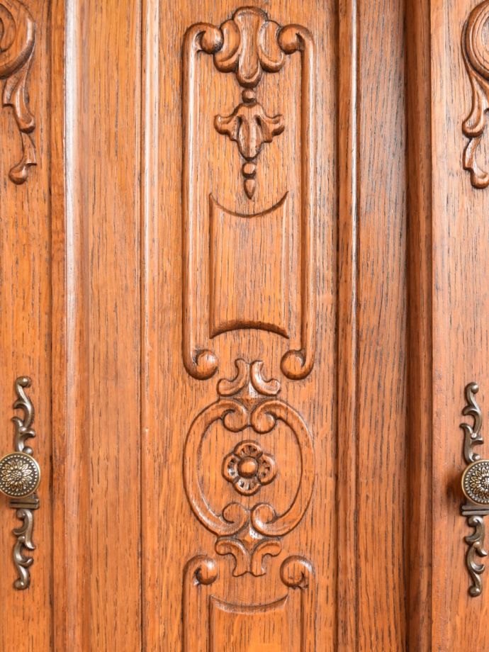 アンティークらしい彫