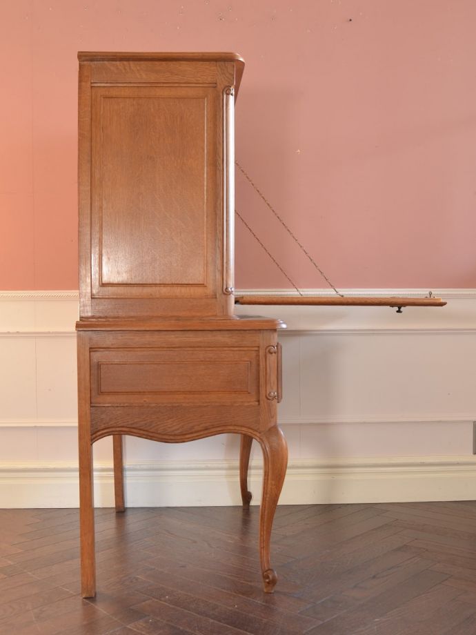 サイドボードの側面