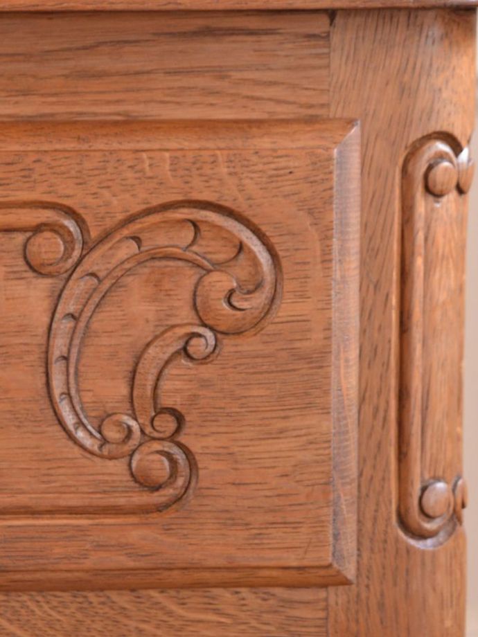 アンティークらしい彫