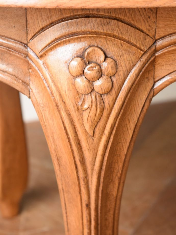 アンティークらしい彫