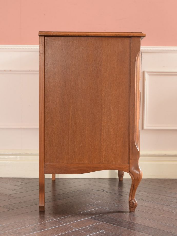 アンティークチェストの側面