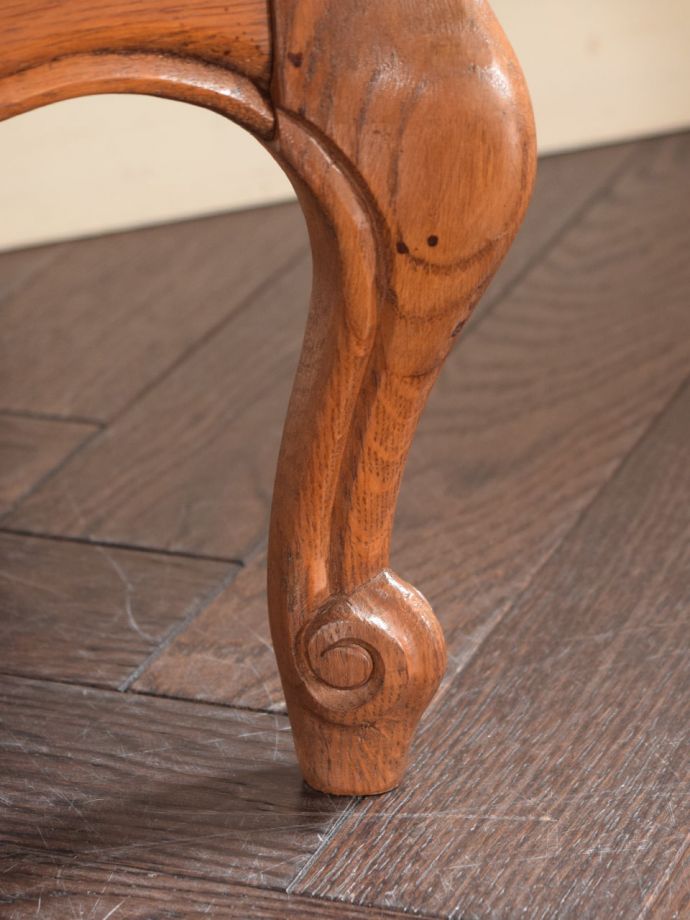 アンティークチェストの脚