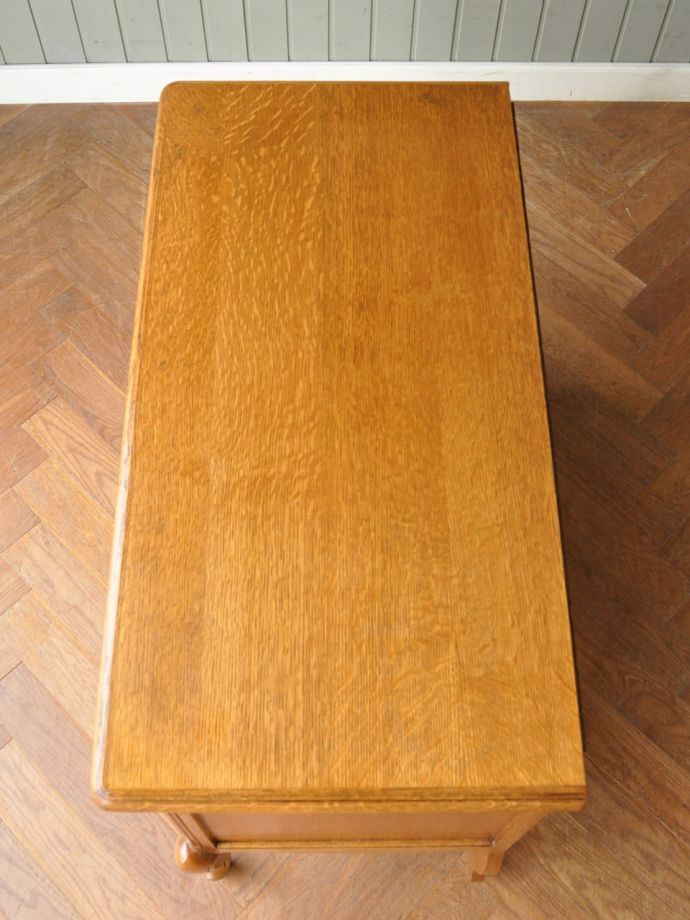 フランスのチェストの天板