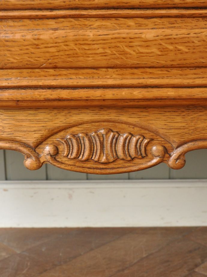 フランスらしい彫