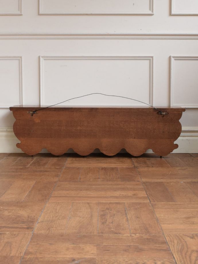 ウォールシェルフの裏