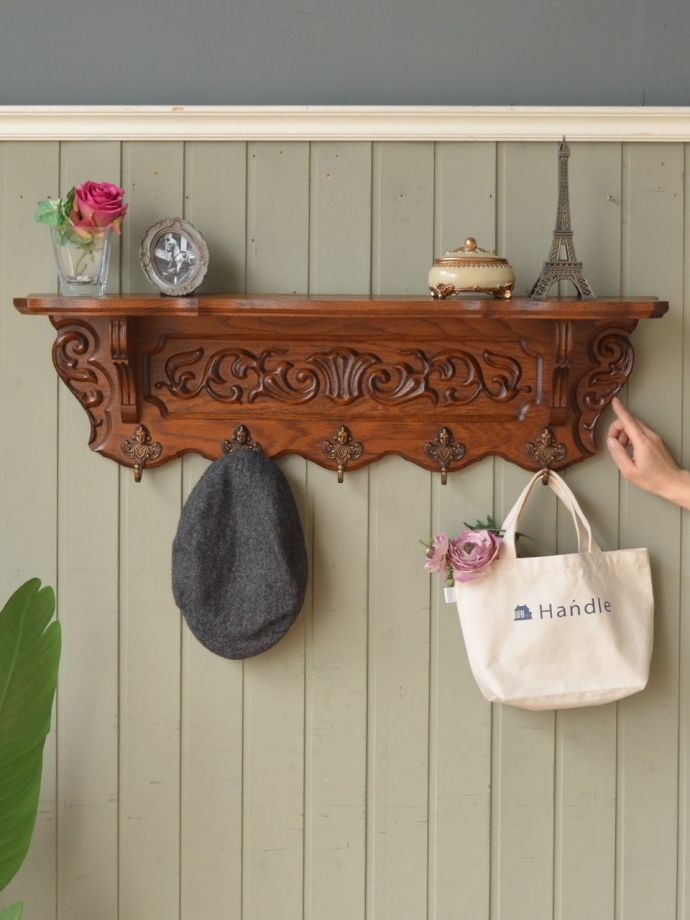 アンティークのウォールシェルフ