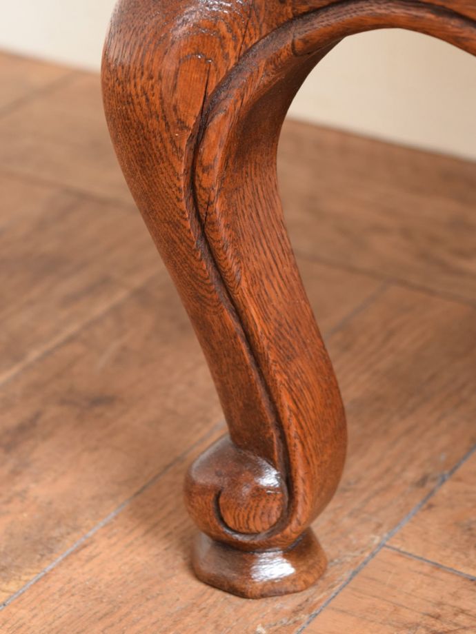 アンティークチェストの脚