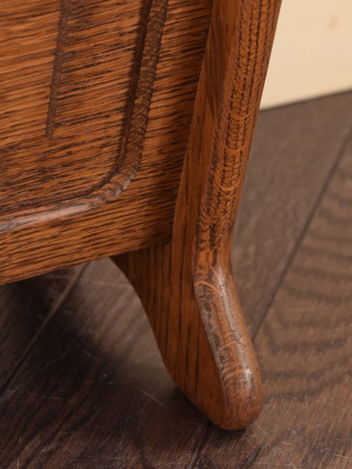 マガジンラックの脚