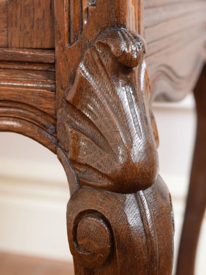 キャビネットの装飾