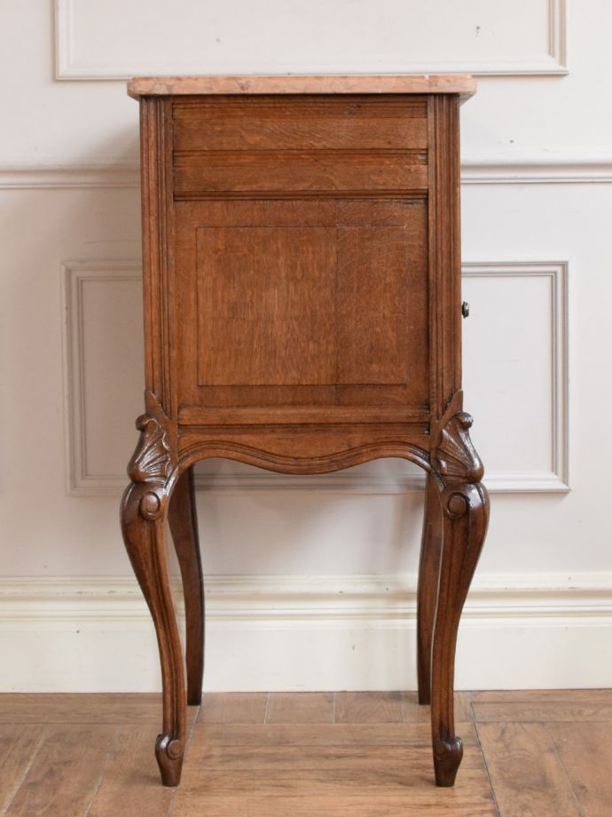 サイドキャビネットの側面