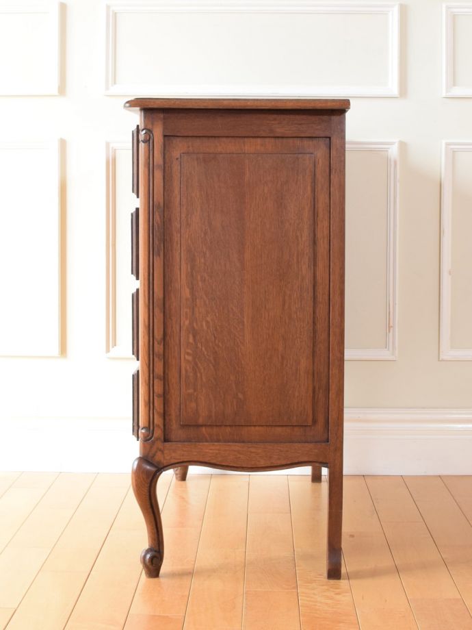 アンティークチェストの側面