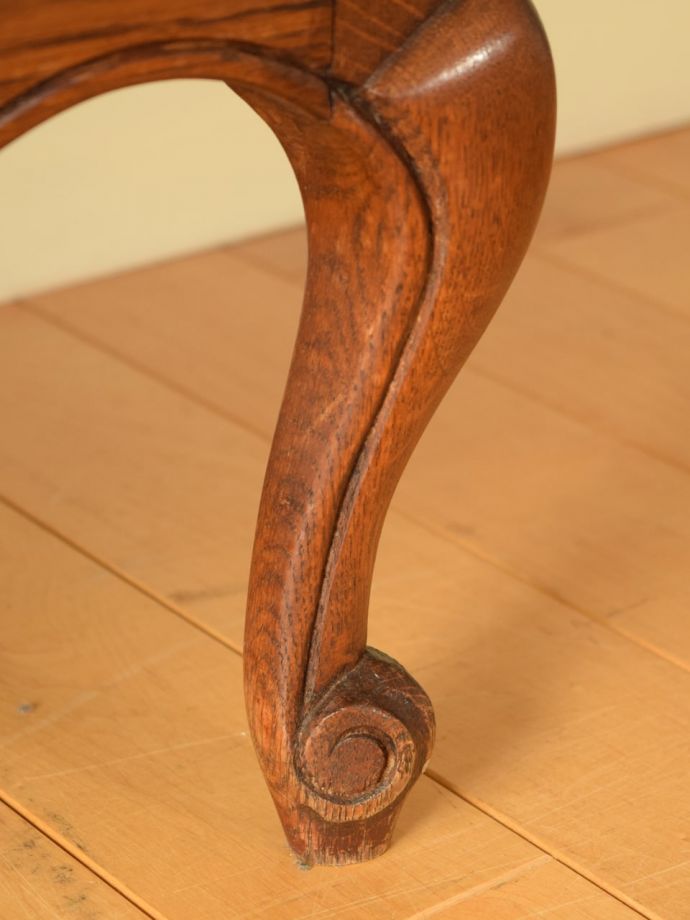 アンティークチェストの脚