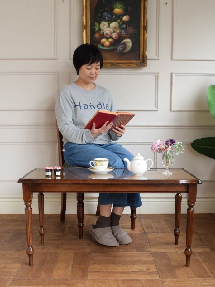 アンティークのコーヒーテーブル