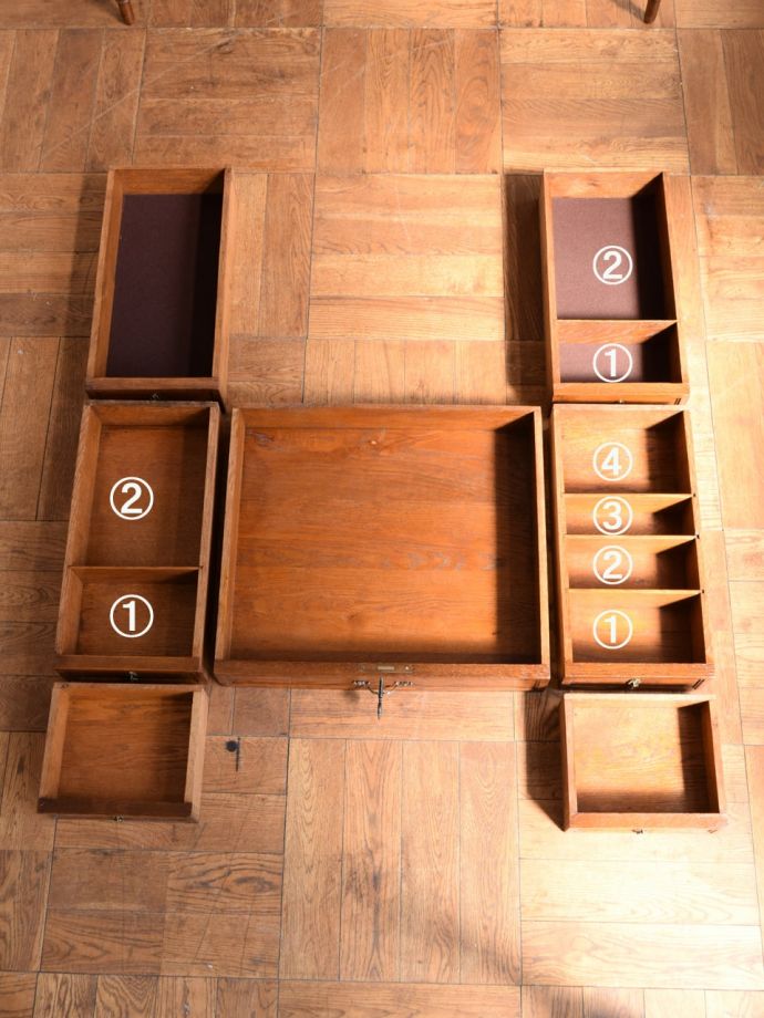 アンティークデスクの引き出し