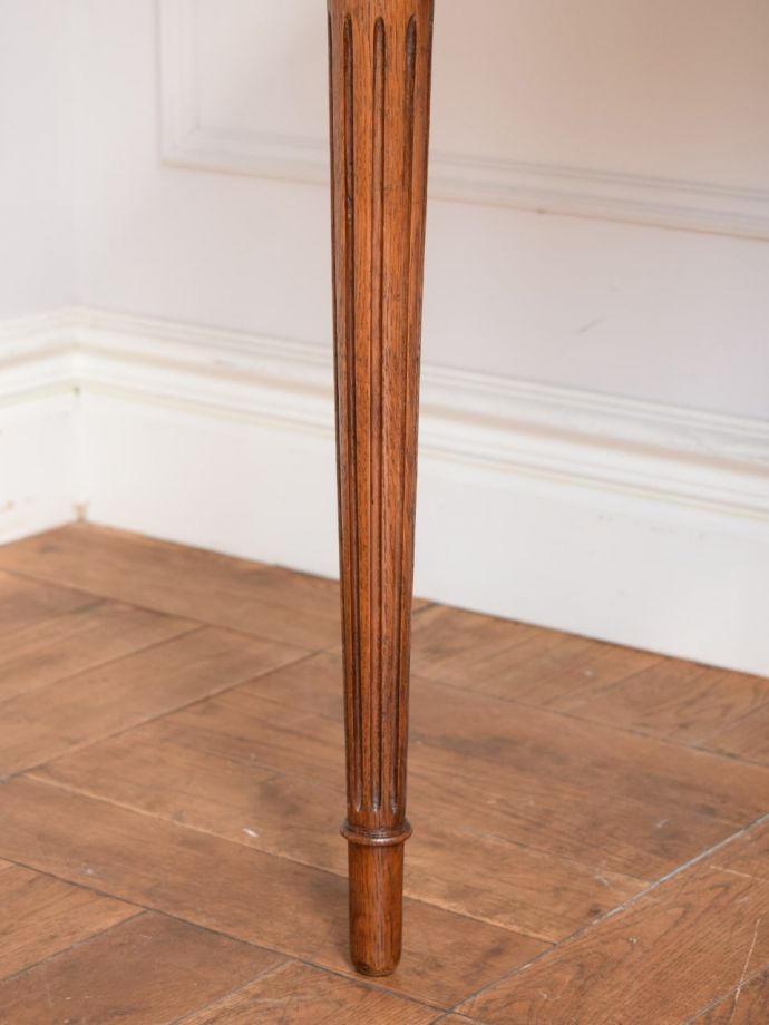 アンティーク家具の脚