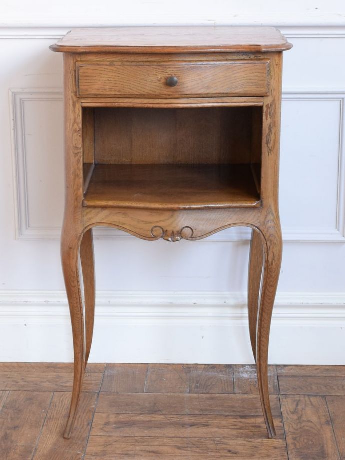 サイドチェストの庫内