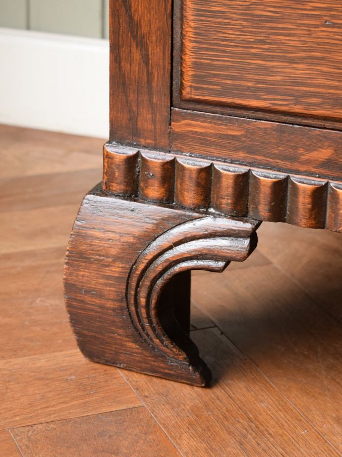 アンティーク家具の脚