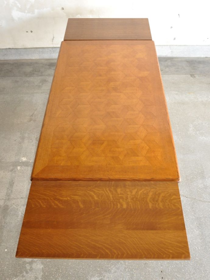 フランスの伸長式テーブルの天板