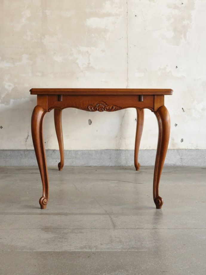 伸長式テーブルの反対側