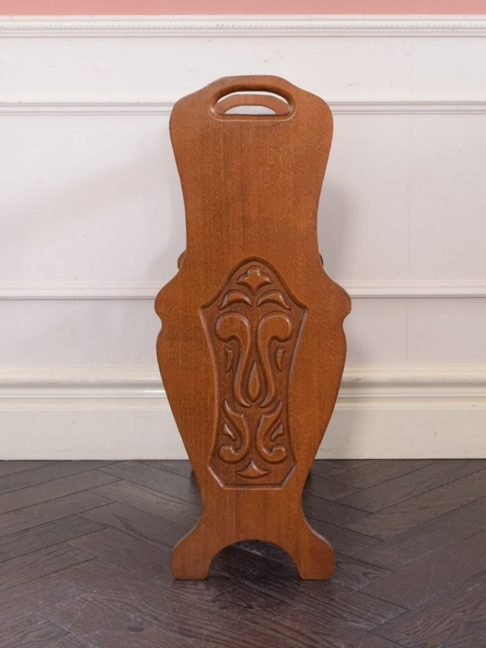 マガジンラックの側面