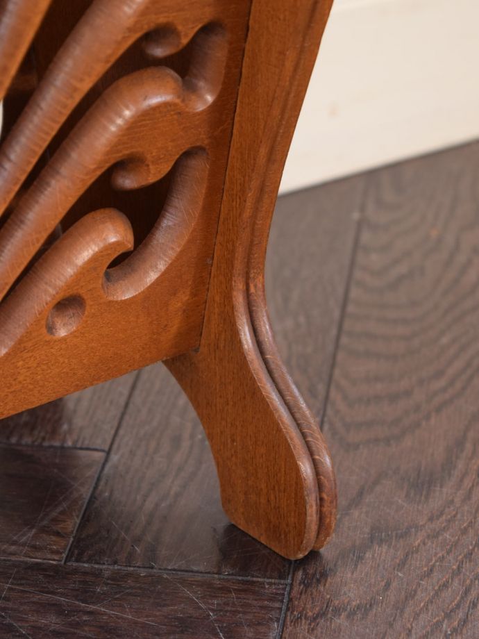 マガジンラックの脚