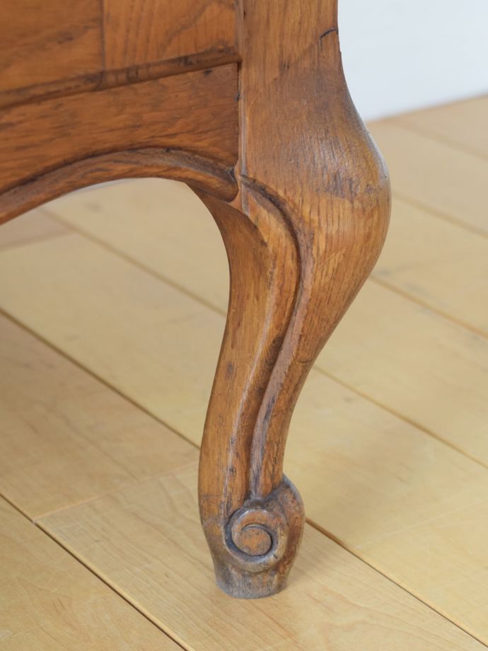 アンティーク家具の脚
