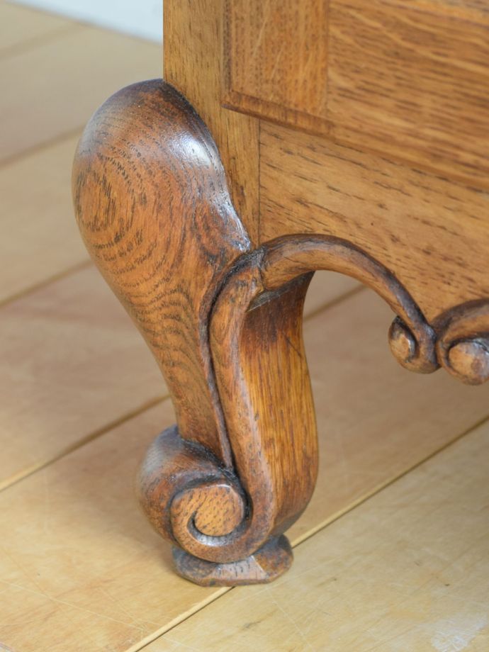 アンティーク家具の脚
