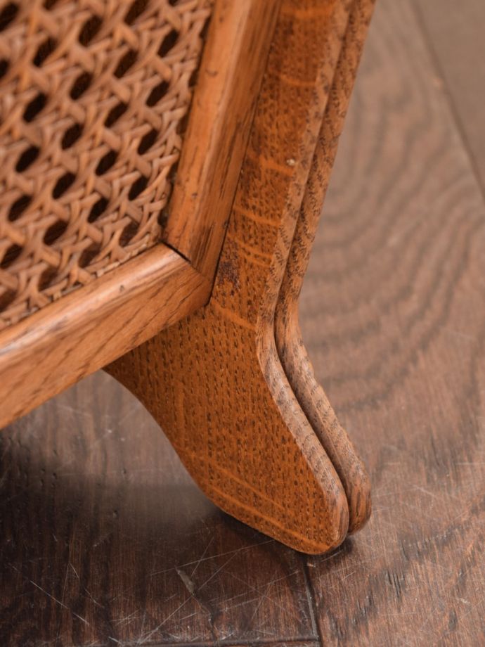 マガジンラックの脚