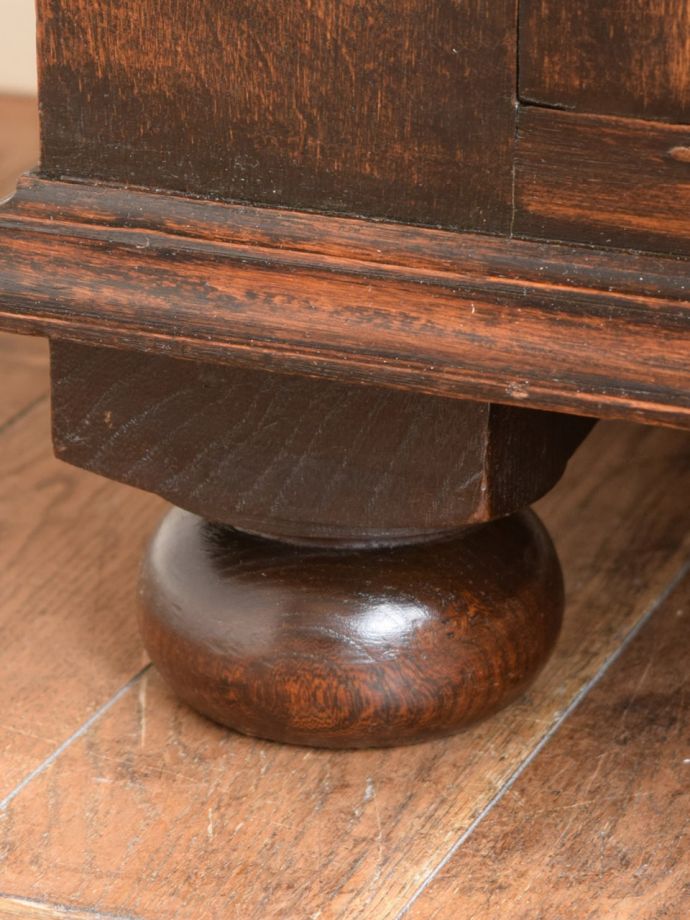 アンティーク家具の脚