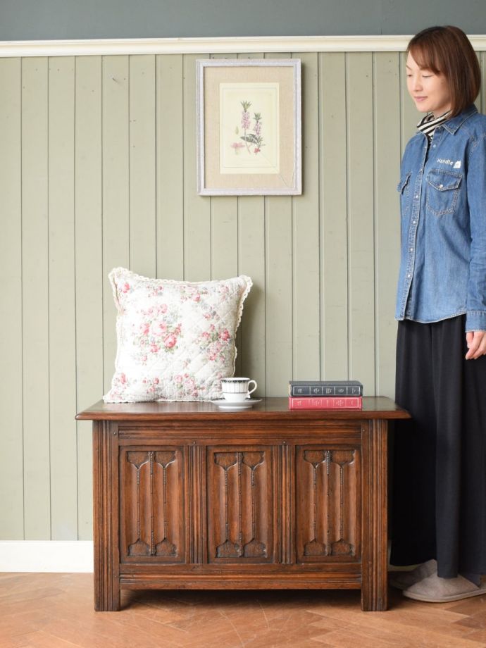 アンティークのブランケットボックス