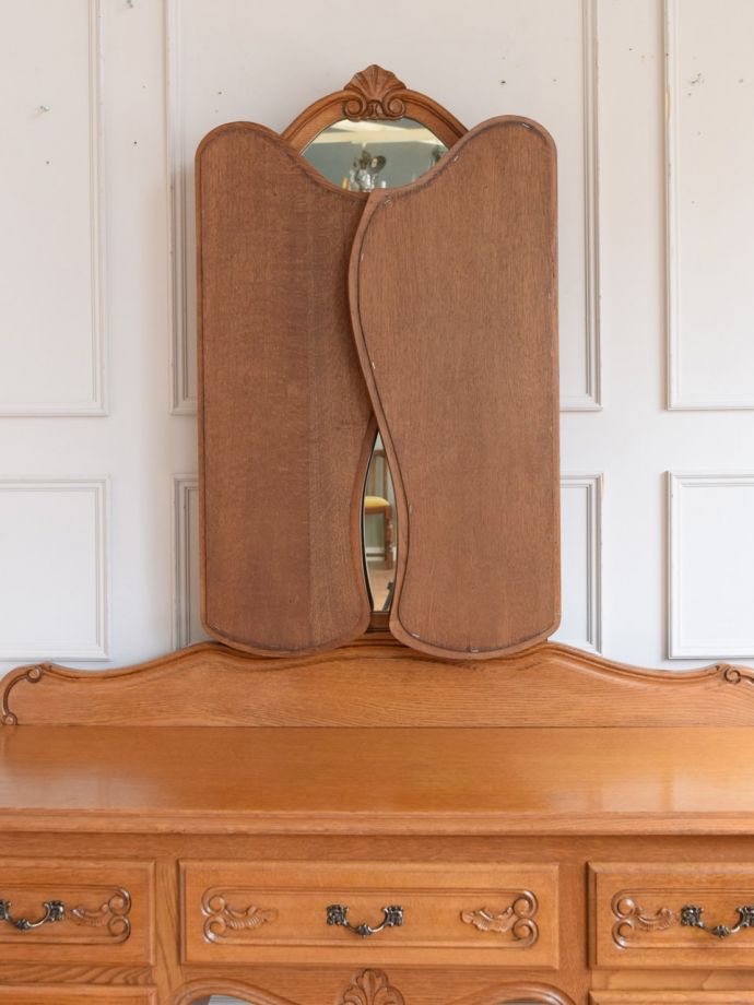 アンティークの三面鏡