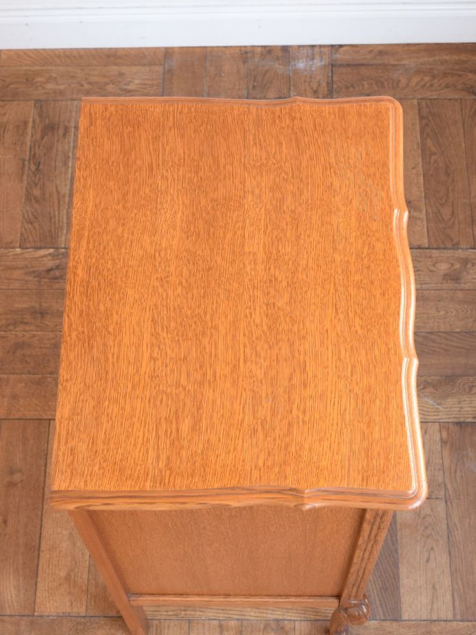 フランスのチェストの天板