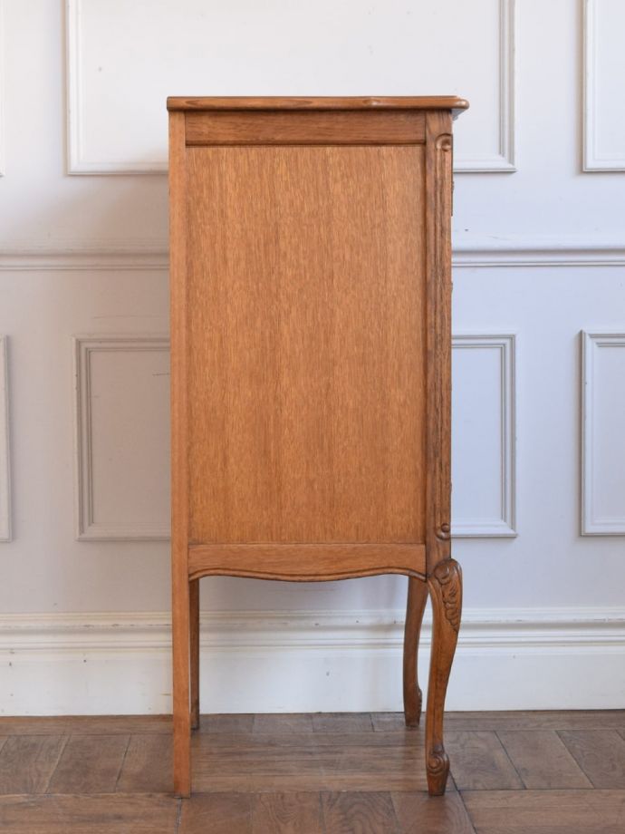 アンティークチェストの側面