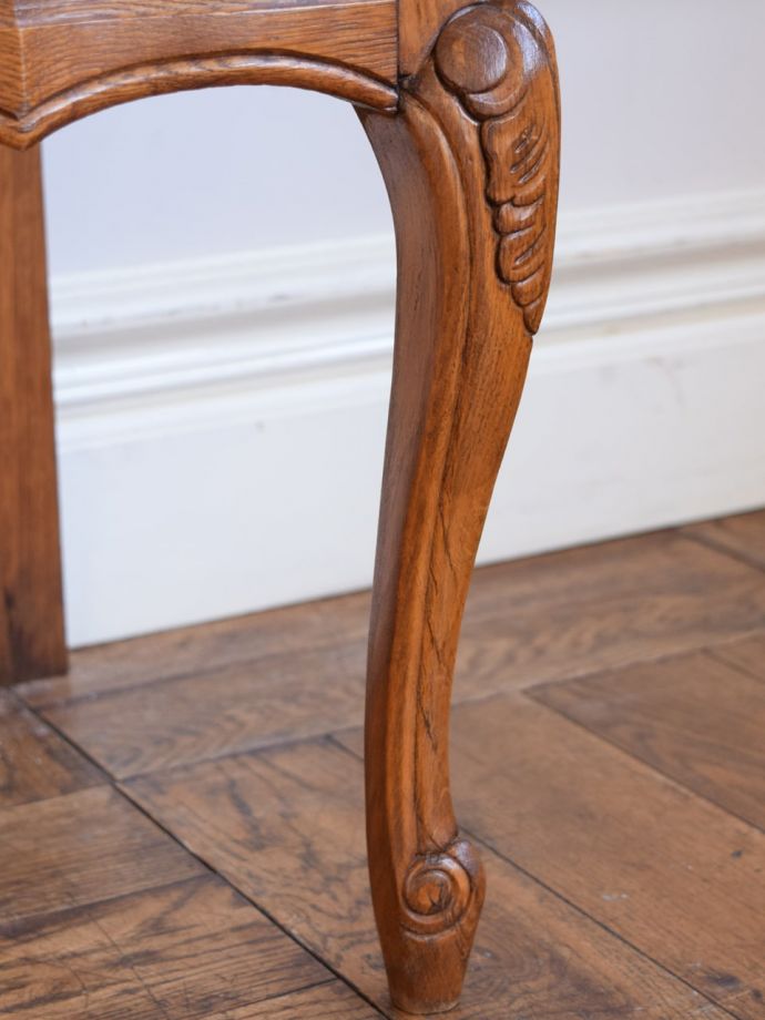 アンティークチェストの脚