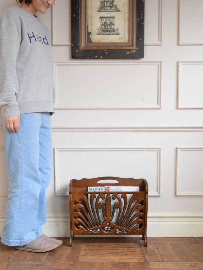 アンティークのおしゃれなマガジンラック