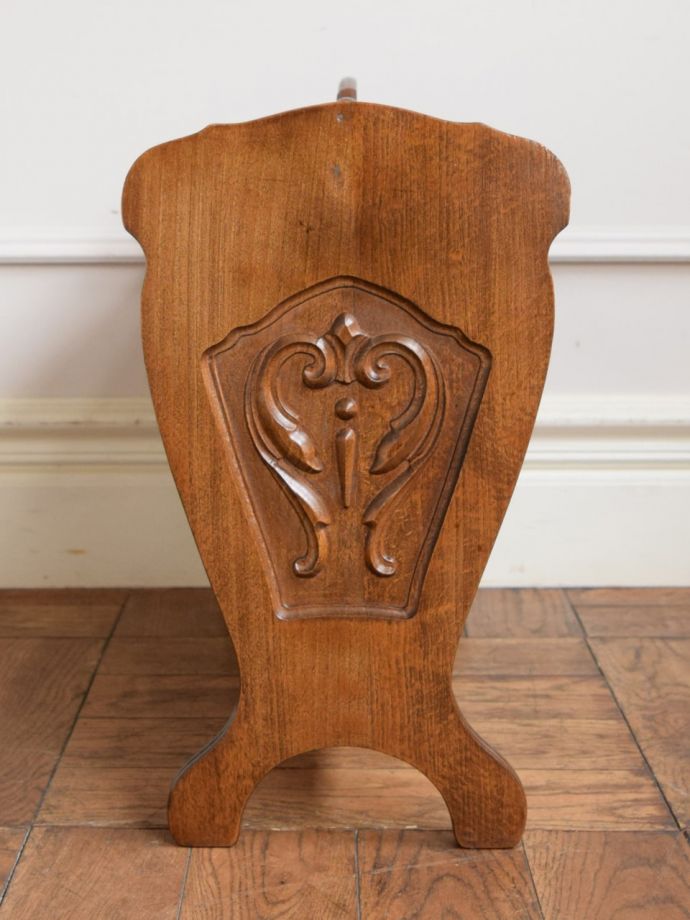 マガジンラックの側面