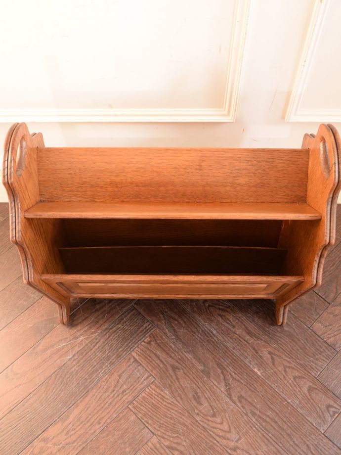 アンティークのおしゃれな本棚