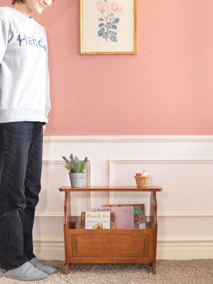 アンティークのおしゃれなマガジンラック