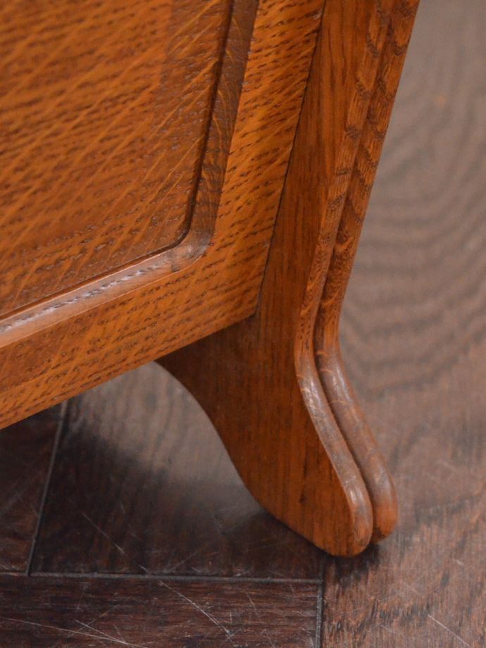 マガジンラックの脚