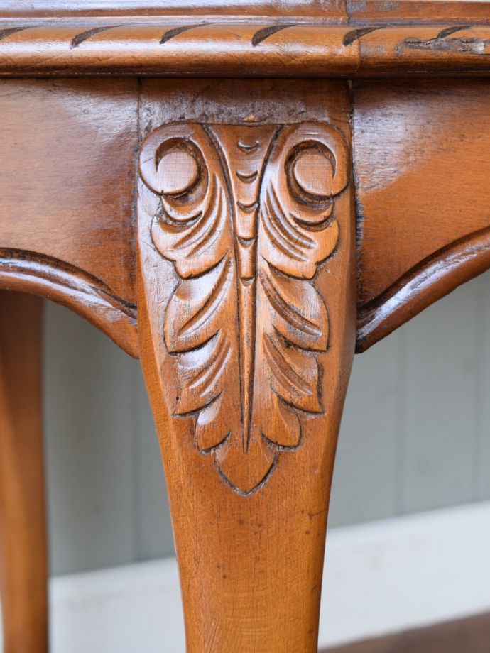 フランスらしい彫