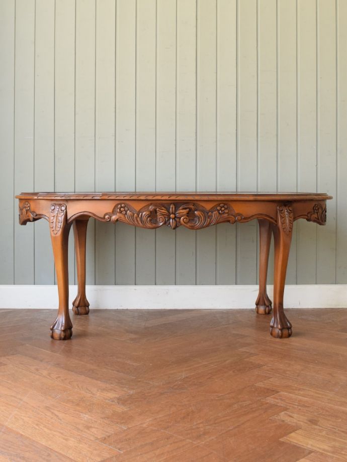 コーヒーテーブルの側面