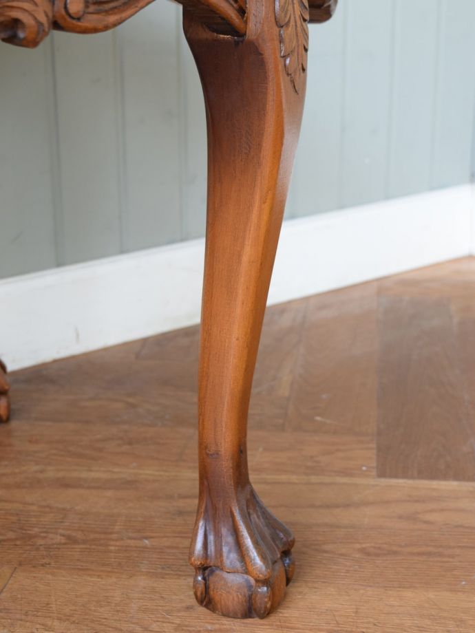 アンティークテーブルの脚